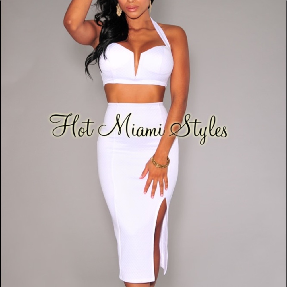 White Quilted Halter V-Neck Padded Two Piece Set